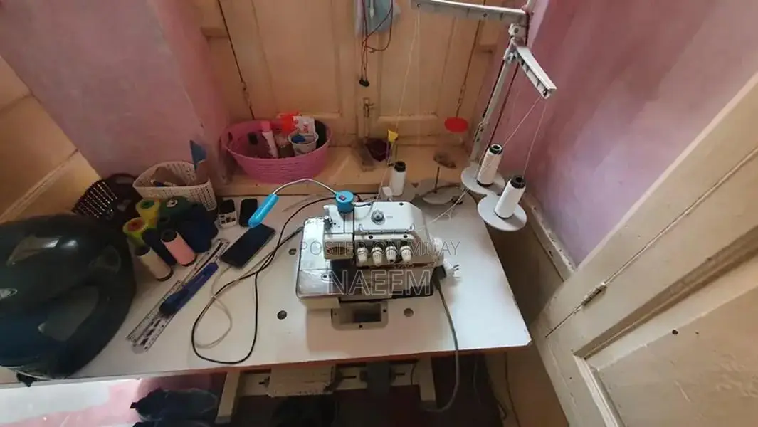 Overlock Machines Direct drive & 5 thread with servo moter