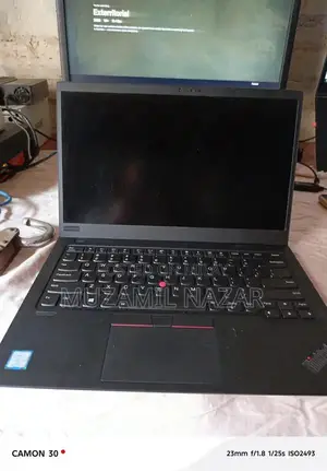 Photo - x1 carbon core i7  8665U