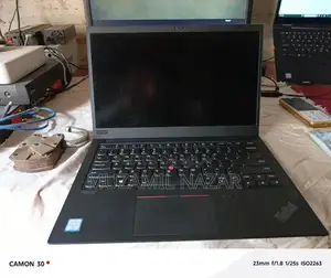 x1 carbon core i7  8665U