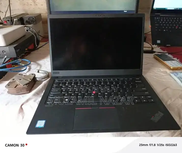 x1 carbon core i7  8665U