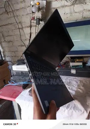 x1 carbon core i7  8665U