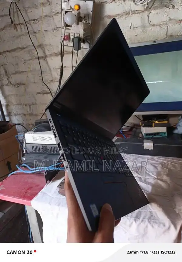 x1 carbon core i7  8665U