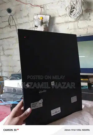 x1 carbon core i7  8665U