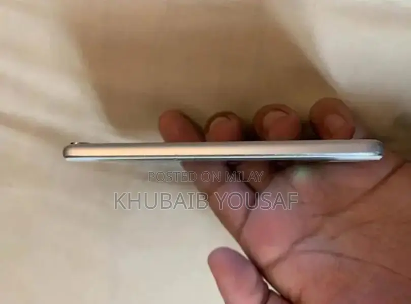 iPod Touch 7th Generation 32GB Portable Media Player