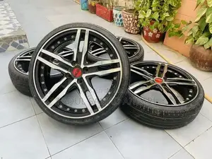 Photo - 17inch Japanese alloy rims with tyres