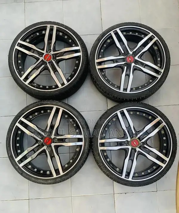 17inch Japanese alloy rims with tyres