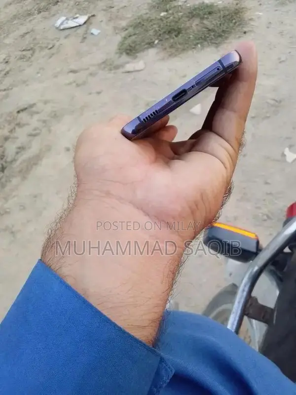 Samsung Galaxy S22 plus