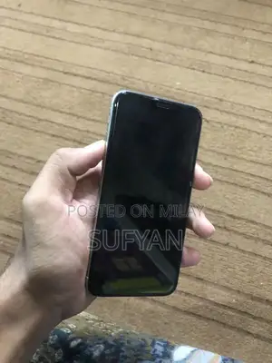 Pristine iPhone X Unlocked with Original Accessories