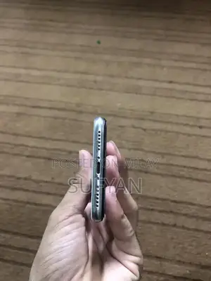 Pristine iPhone X Unlocked with Original Accessories