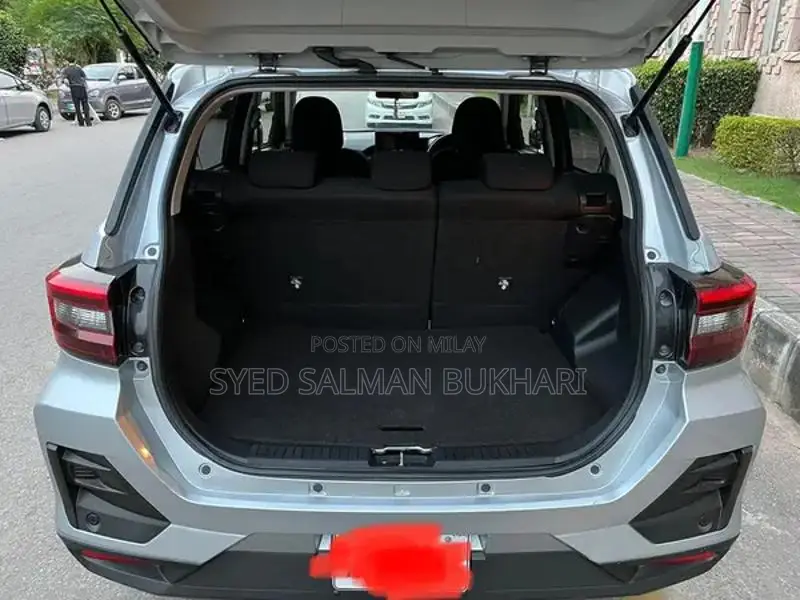 Toyota Raize 2021 Compact SUV - Fresh Import Luxury Crossover