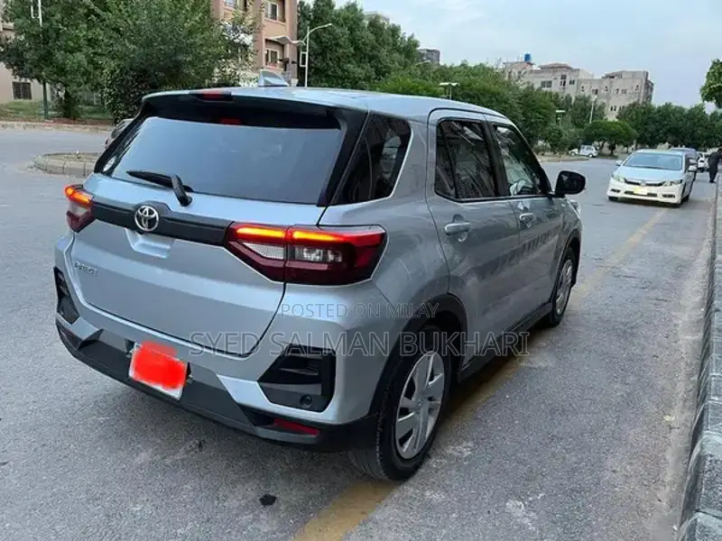 Toyota Raize 2021 Compact SUV - Fresh Import Luxury Crossover