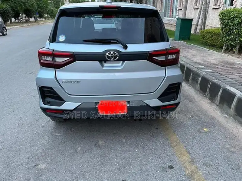 Toyota Raize 2021 Compact SUV - Fresh Import Luxury Crossover