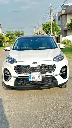 Photo - 2024 KIA Sportage AWD - Premium SUV with Low Mileage