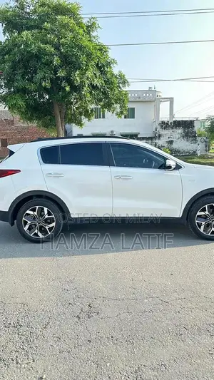 2024 KIA Sportage AWD - Premium SUV with Low Mileage