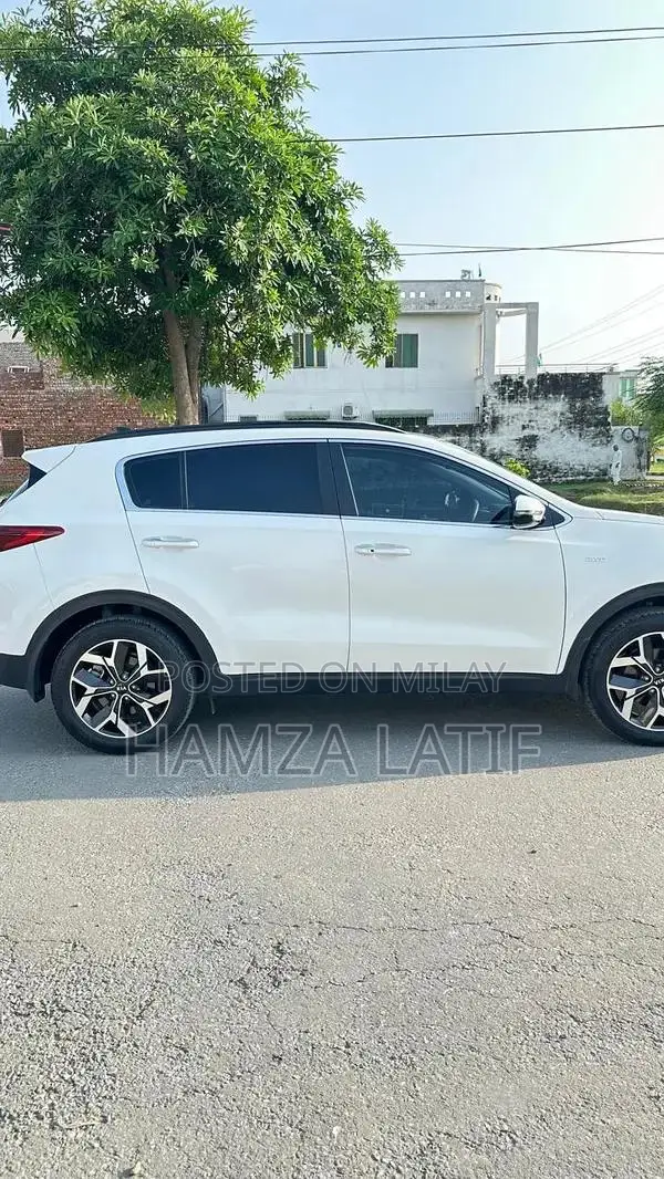 2024 KIA Sportage AWD - Premium SUV with Low Mileage