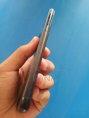 Iphone 11 pro max sim glitch sims All working. Factory unlock