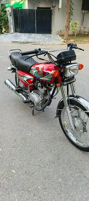 Honda 125 Like Motorcycle - Near New Condition