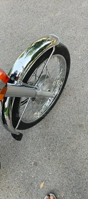 Honda 125 Like Motorcycle - Near New Condition