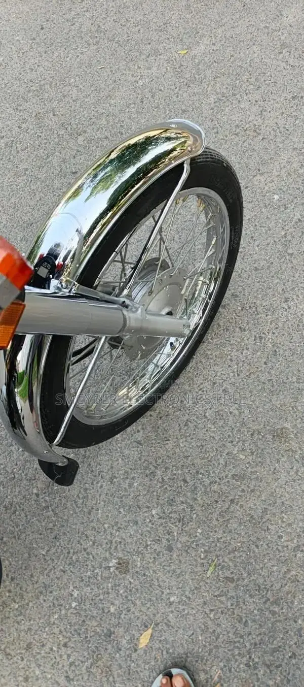 Honda 125 Like Motorcycle - Near New Condition