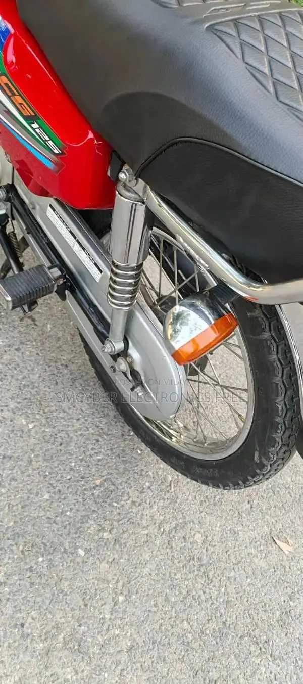 Honda 125 Like Motorcycle - Near New Condition