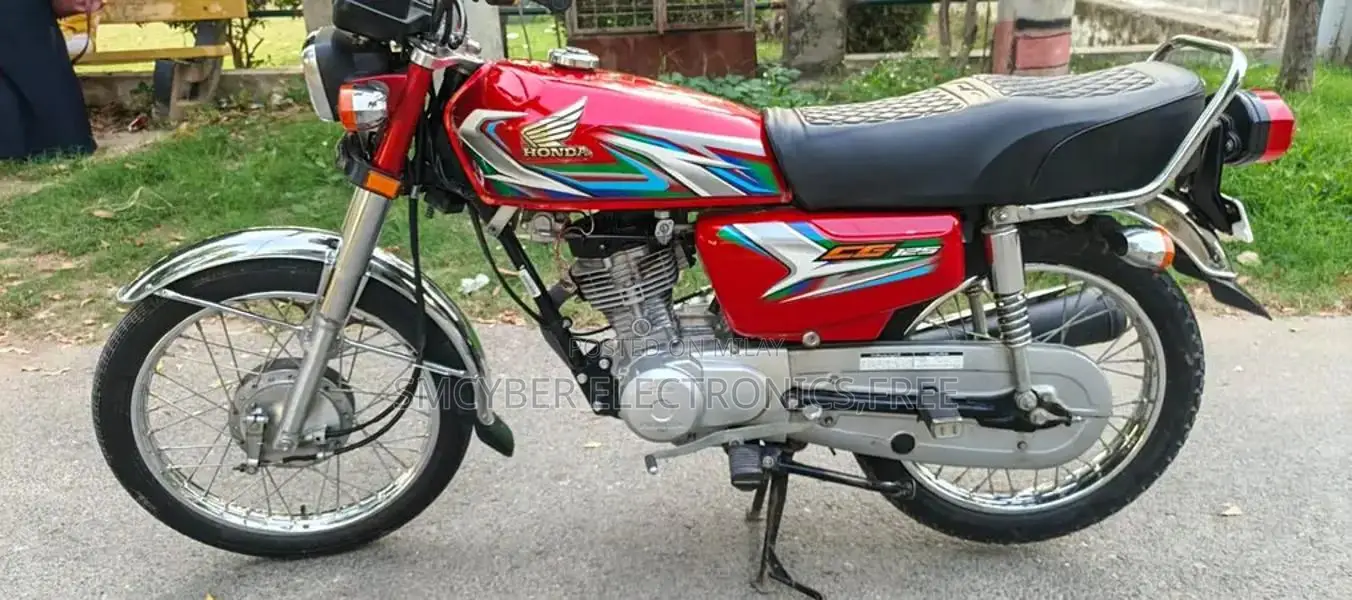 Honda 125 Like Motorcycle - Near New Condition