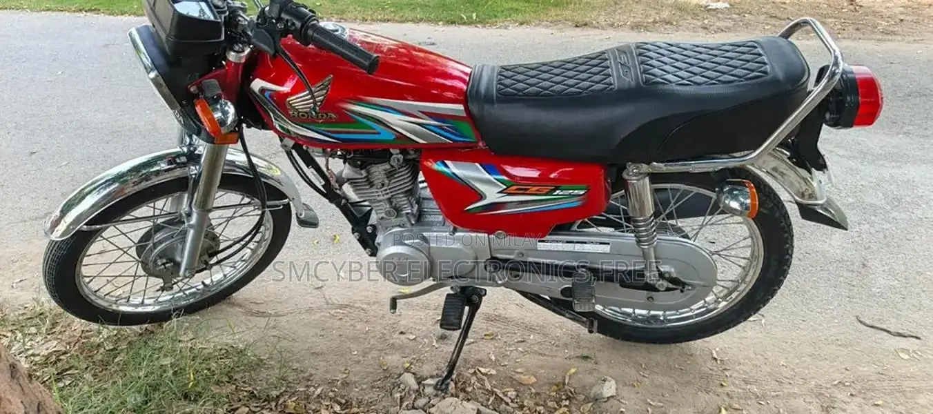 Honda 125 Like Motorcycle - Near New Condition