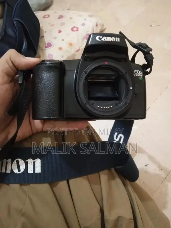 Canon EOS 1000D Digital SLR Camera Body
