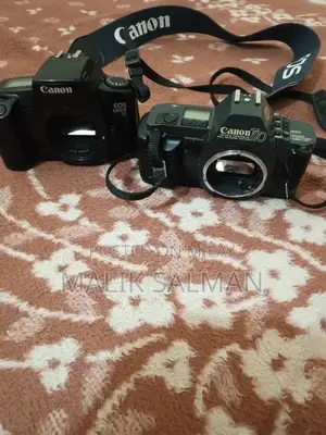 Canon EOS 1000D Digital SLR Camera Body