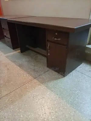 Photo - 2 Office used table