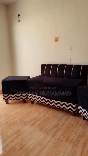 Photo - 4 seater sofa