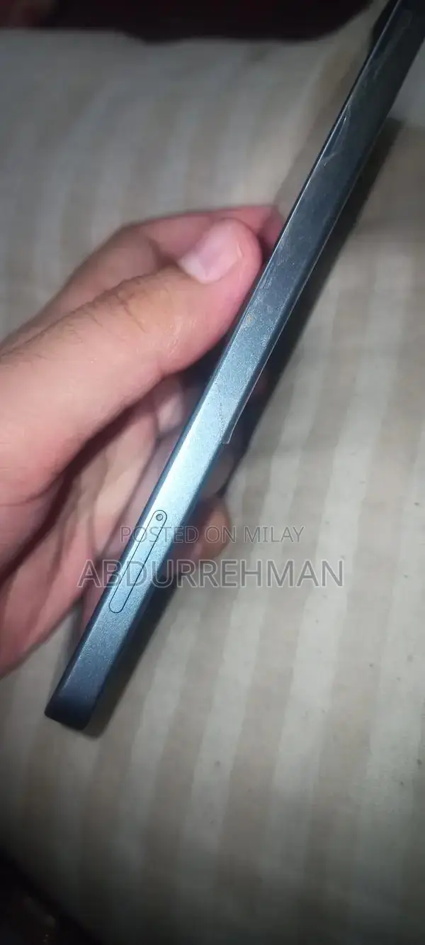 High-Performance Mid-Range Smartphone with Large Storage