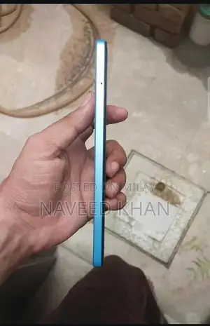 Compact Smartphone with Multiple Connectivity Options