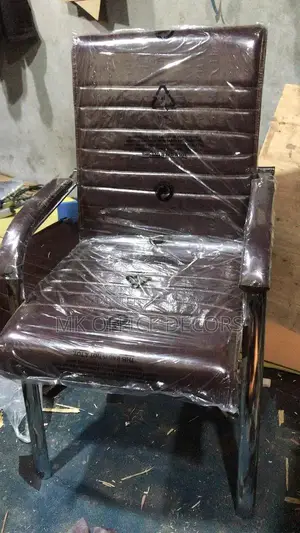 Comfortable Steel Frame Visitor Chair with Reclining Back