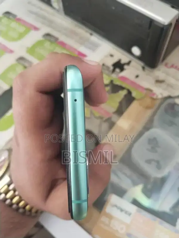 OnePlus 8T Smartphone High Performance Gaming Device