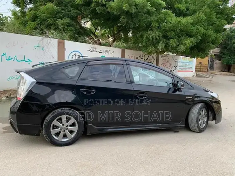 Toyota Prius G Touring Package Hybrid Sedan