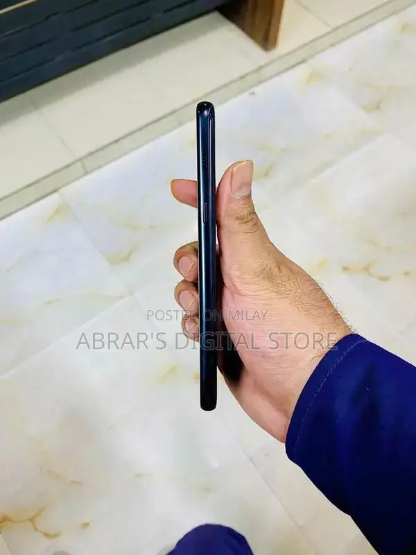 Samsung Galaxy A8 Smartphone - 3GB RAM, 32GB Storage, Black