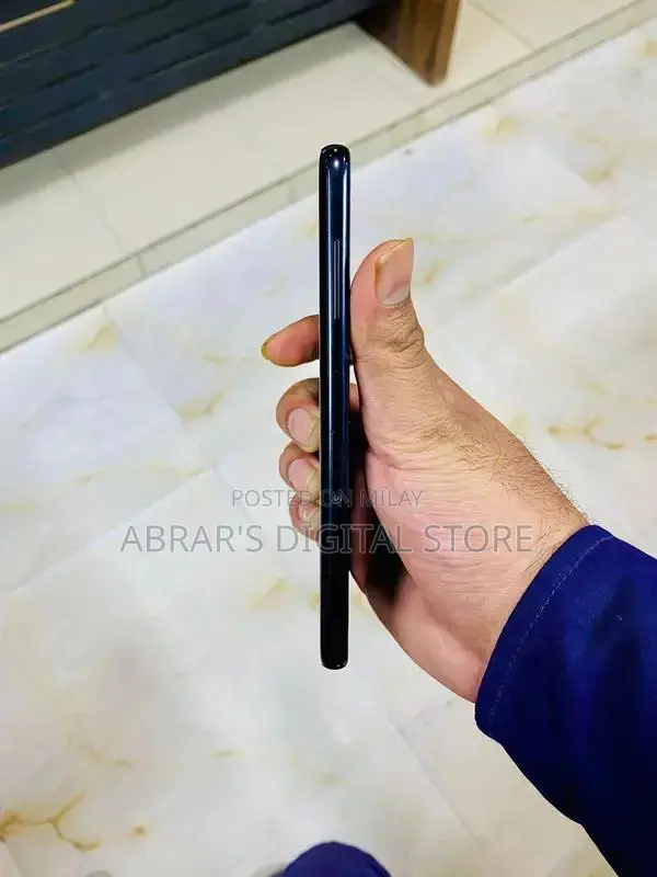 Samsung Galaxy A8 Smartphone - 3GB RAM, 32GB Storage, Black