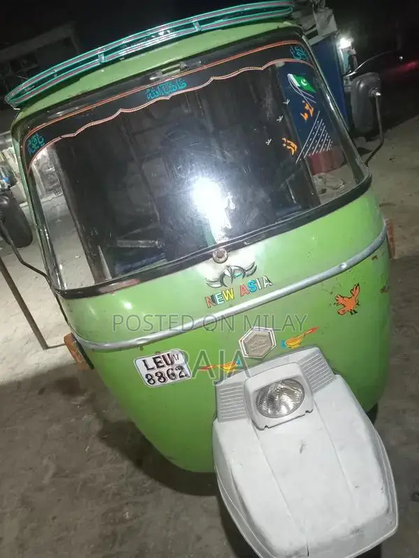 Asian Rikshwaaa Vehicle with Multiple Engine Options