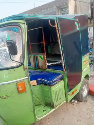 Asian Rikshwaaa Vehicle with Multiple Engine Options