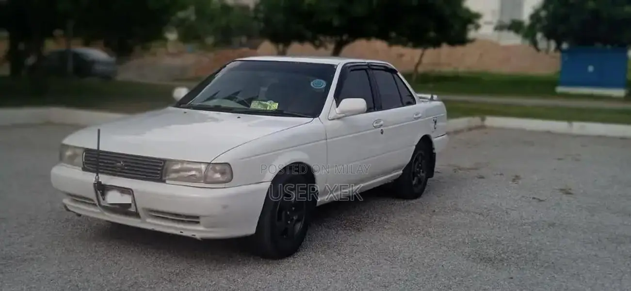 Nissan Sunny B13 Saloon - London Import 1992/93
