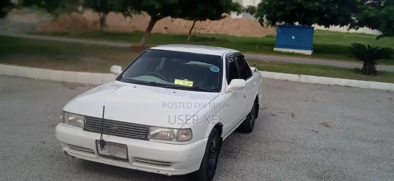 Nissan Sunny B13 Saloon - London Import 1992/93