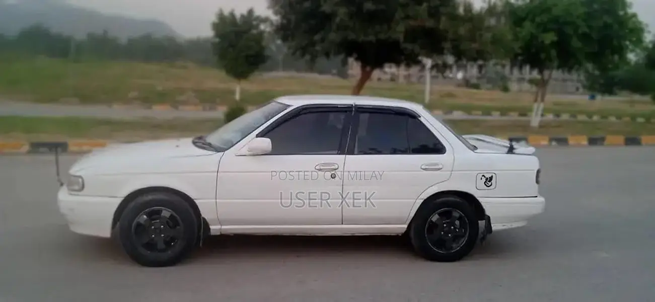 Nissan Sunny B13 Saloon - London Import 1992/93