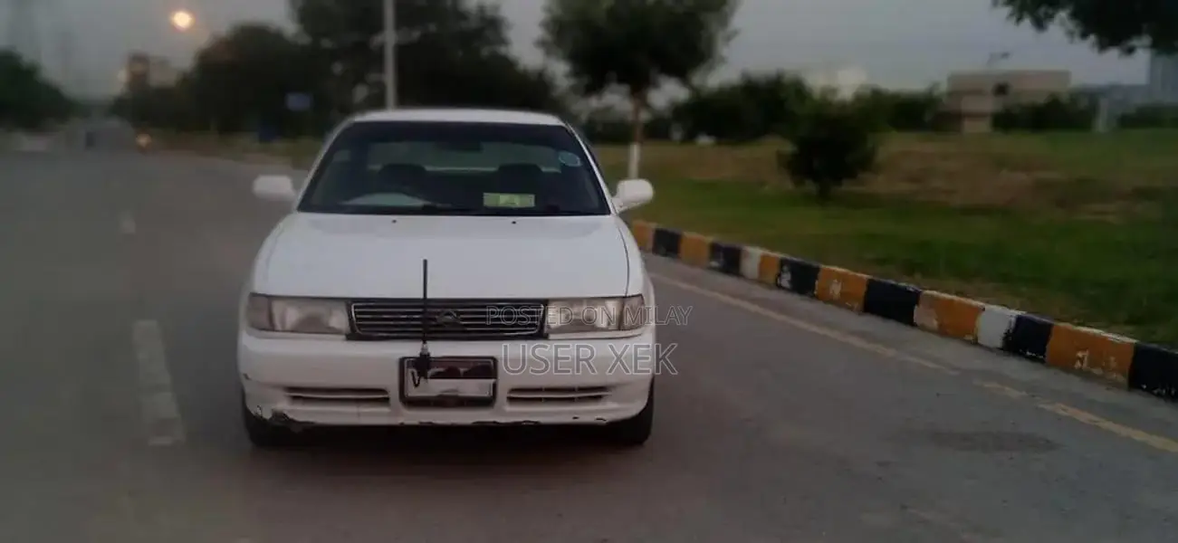 Nissan Sunny B13 Saloon - London Import 1992/93