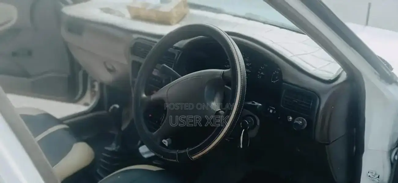 Nissan Sunny B13 Saloon - London Import 1992/93