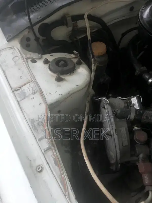 Nissan Sunny B13 Saloon - London Import 1992/93