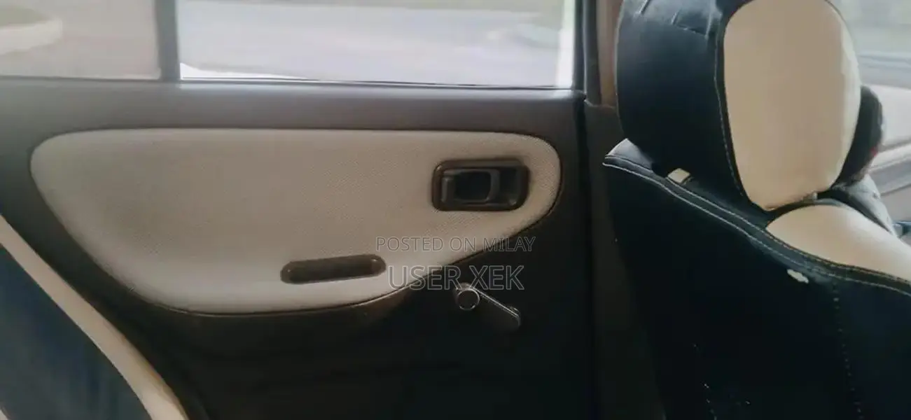 Nissan Sunny B13 Saloon - London Import 1992/93