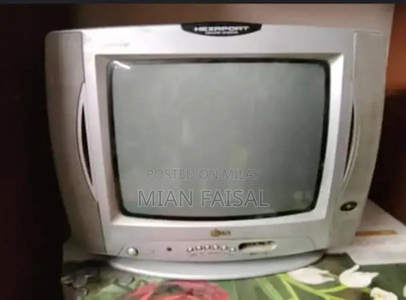 LG Television - Excellent Condition 10x10 Screen