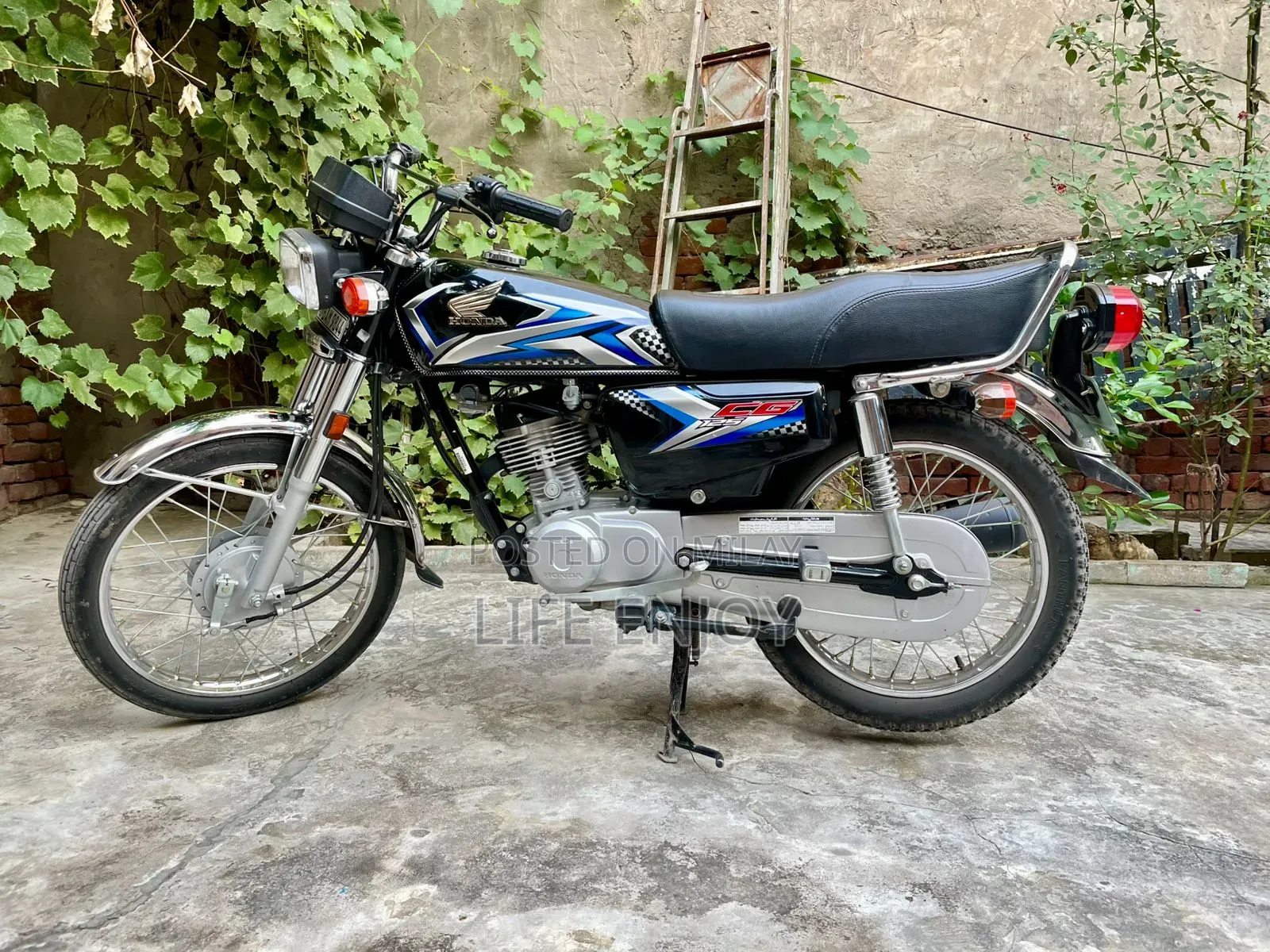 Honda 2025 Black