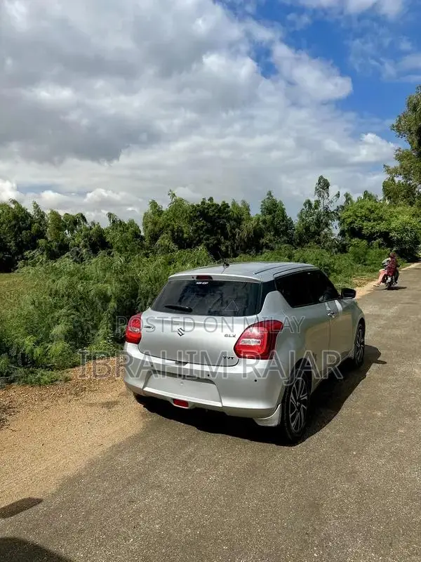 2024 Suzuki Swift GLX-VVT Compact Sedan