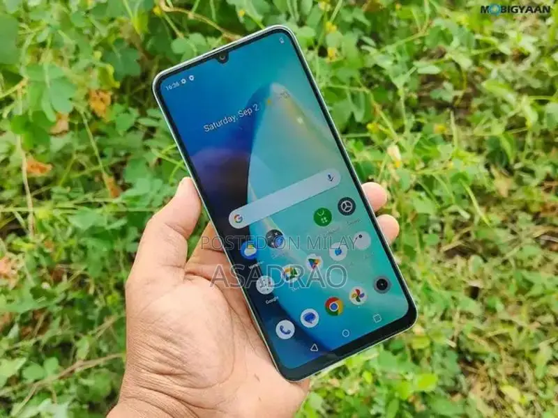 Compact Smartphone with 4GB RAM and 64GB Storage